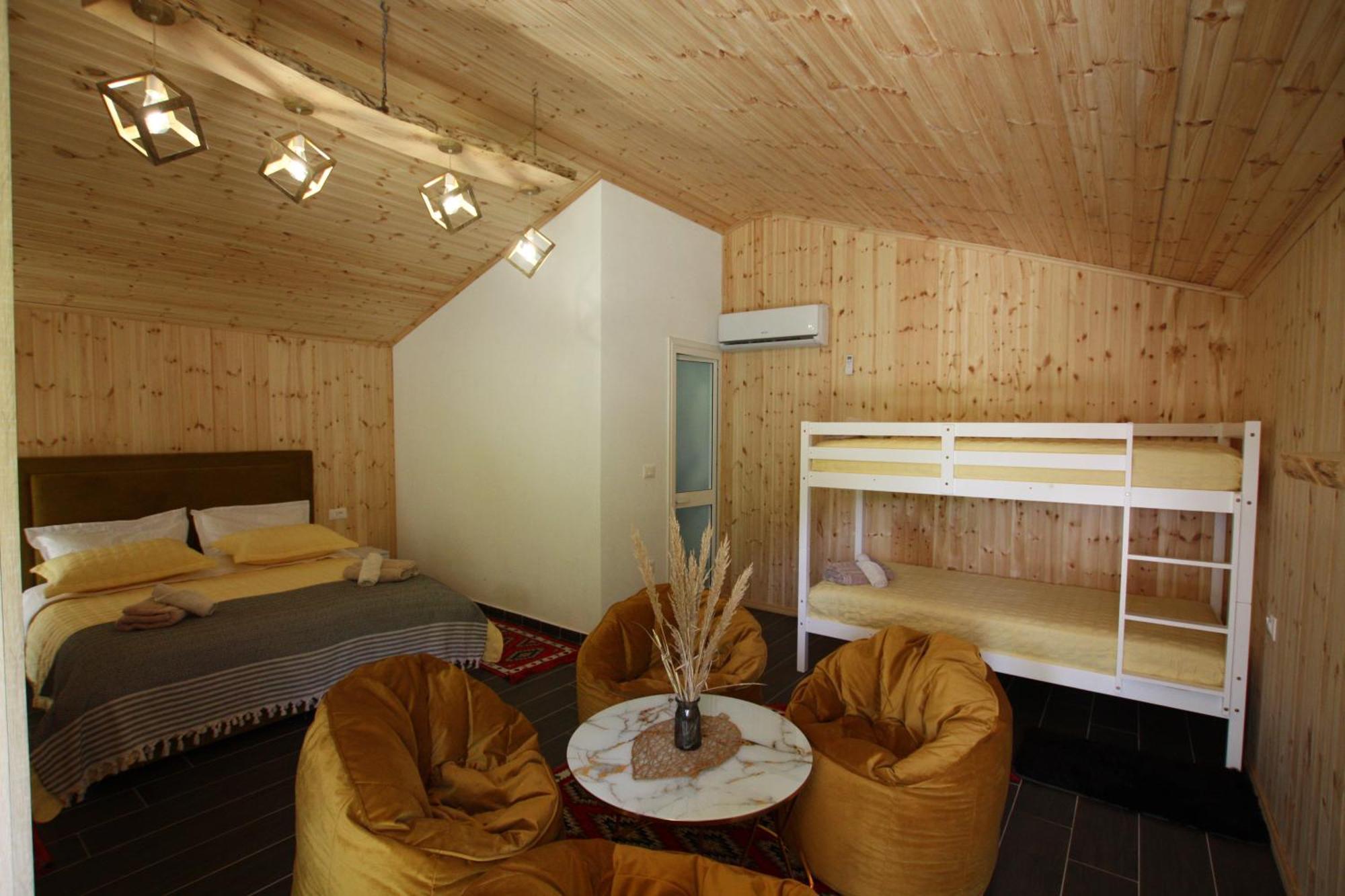 Lodge Lugina E Shengjergjit ,bujtinat